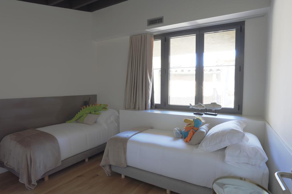 Apartaments Placa Del VI Girona Exterior photo
